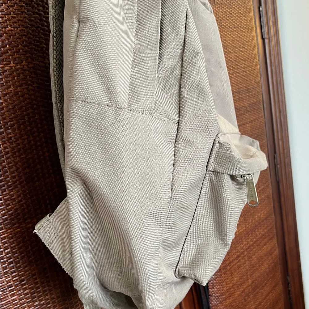 Herschel Supply Company Light Khaki Backpack with Patch - Picture 5 of 8